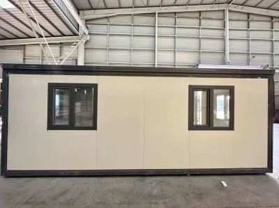Modernes, erweiterbares Containerhaus für Bürogebäude
